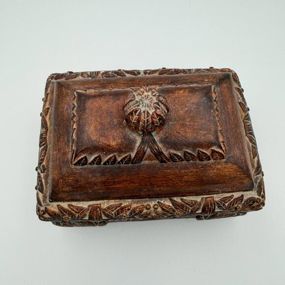 VTG Rectangular Island Motif Themed Trinket Box Embossed Brown Resin Felt Footed - Picture 9 of 9